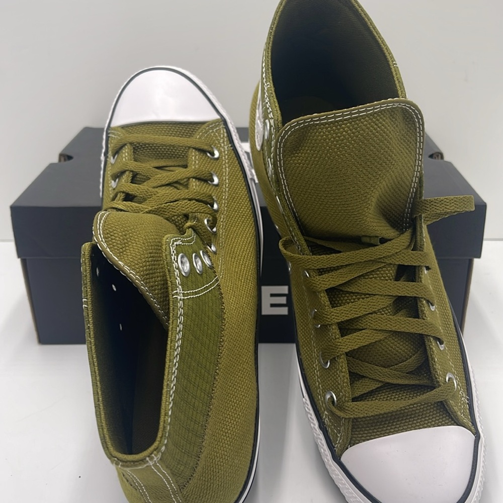 Converse Men’s Cls High-Tops A08553F
CTAS HI
FOREST BREVINTAGE CARGO 5
Sneakers - Picture 12 of 16